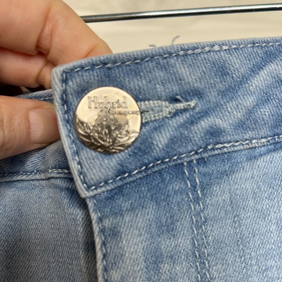 Hybrid Collection Distressed Denim Shorts, Size 5 - Picture 4 of 8